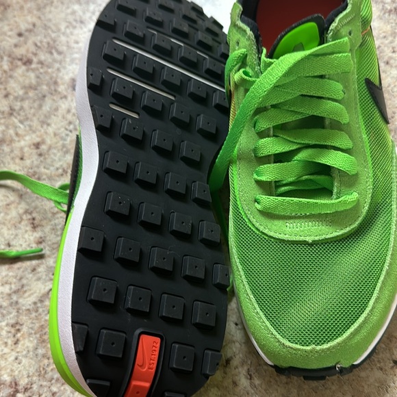 Brand New Nike Never worn 5.5 boys Offers are welcomed - Picture 6 of 7